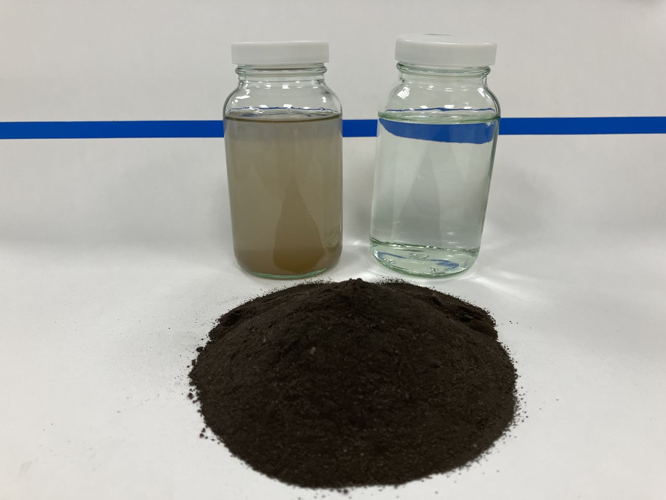 Muddy electrolyte from a nominal filter and clean electrolyte from Pall filter, post filtration in green hydrogen production.